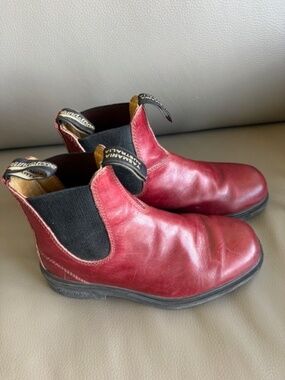 Blundstone Chisel Toe (Dress) Women's sz 6-6.5 (3 AUS) red leather boots